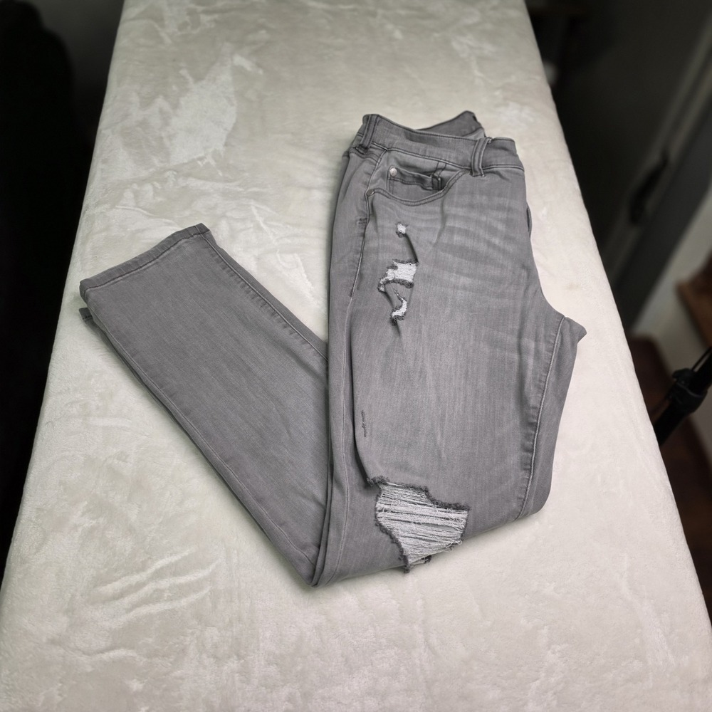Torrid Jeans Women's Size 12 R Boyfriend Straight Super Soft Gray Distressed